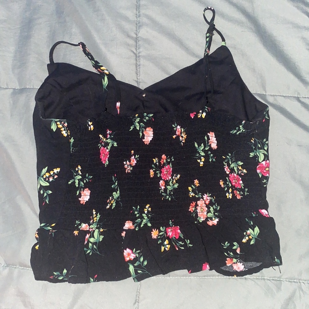 ✨HP✨Floral Ruffle Tank Top - Picture 2 of 4